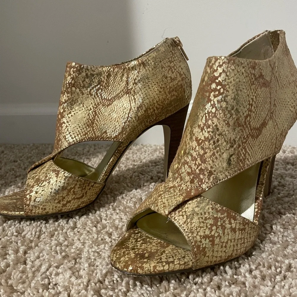 Soul Society Gold Metallic Snake Skin Heels Size 7.5 - Picture 1 of 11